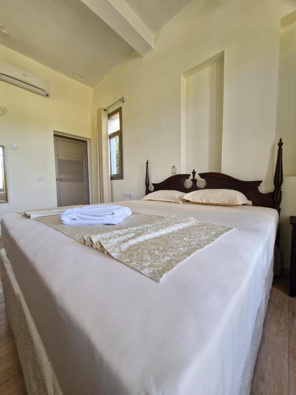 Royal Point Arugambay Hotel Arugam Bay Room photo